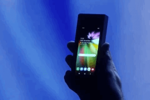 折疊手機(jī):全面屏后的救命稻草?(圖1) 折疊手機(jī):全面屏后的救命稻草?(圖1)