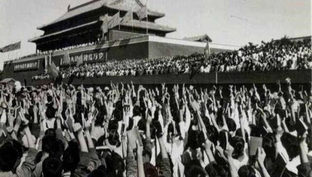 全球4大奇葩國(guó)慶節(jié):韓國(guó)一年慶5次,英國(guó)最“隨便”法國(guó)最奢侈_圖1 全球4大奇葩國(guó)慶節(jié):韓國(guó)一年慶5次,英國(guó)最“隨便”法國(guó)最奢侈_圖1