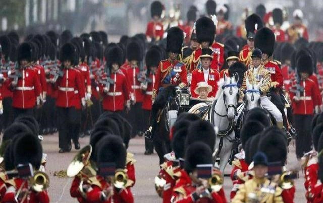 全球4大奇葩國(guó)慶節(jié):韓國(guó)一年慶5次,英國(guó)最“隨便”法國(guó)最奢侈_圖1 全球4大奇葩國(guó)慶節(jié):韓國(guó)一年慶5次,英國(guó)最“隨便”法國(guó)最奢侈_圖1