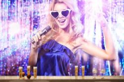 傳統KTV打入冷宮，全民K歌和唱吧誰是“K歌之王”