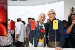 心痛！各大電商平臺競相下調iPhone售價